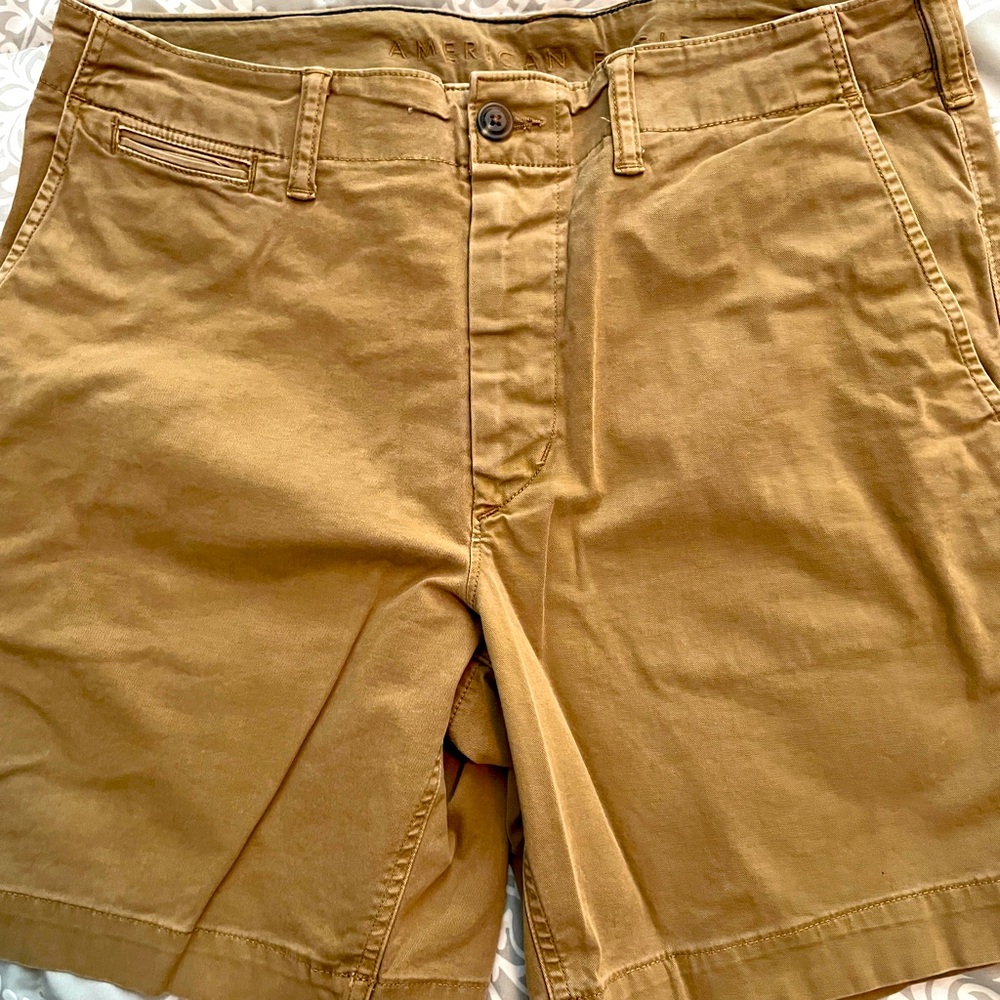 AE Men’s Khaki Cotton Shorts - size 33